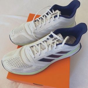 Mens Adidas Nova Running Shoe, size 11.5